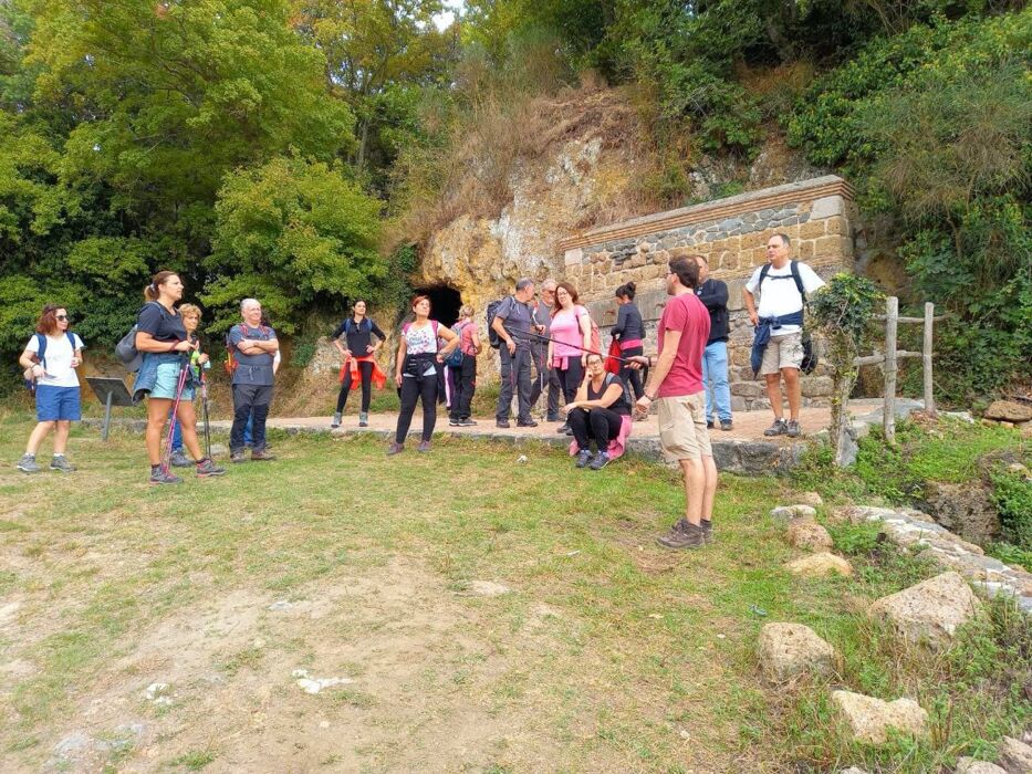 Escursione nella Riserva Naturale e Città Perduta di Antica Monterano Escursione nella Riserva Naturale e Città Perduta di Antica Monterano desktop picture