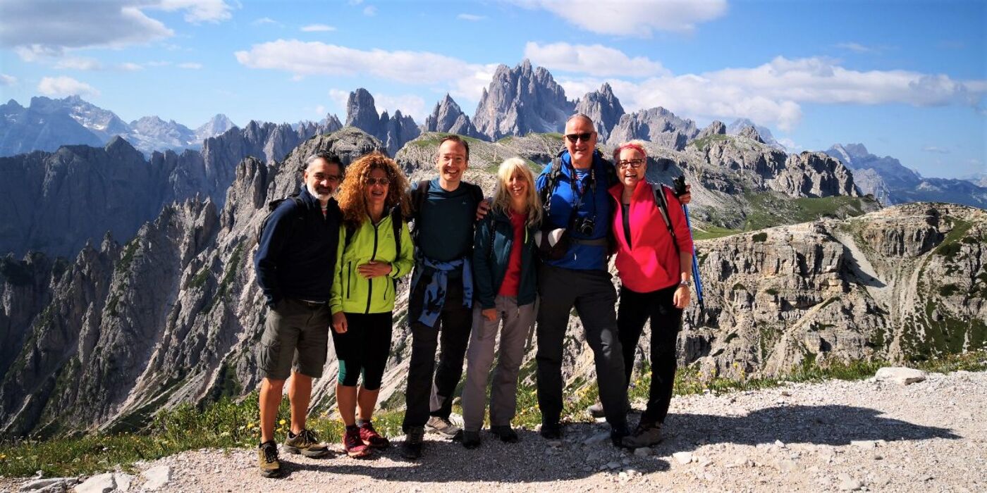 Trekking alle Tre Cime di Lavaredo: Il Simbolo delle Dolomiti Trekking alle Tre Cime di Lavaredo: Il Simbolo delle Dolomiti desktop picture
