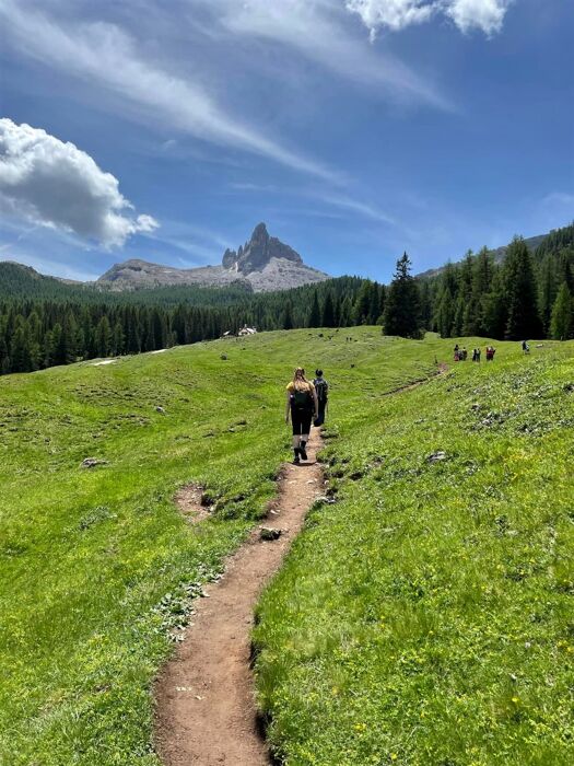 L’incanto dell’acqua: Trekking fra le Gores de Federa L’incanto dell’acqua: Trekking fra le Gores de Federa desktop picture