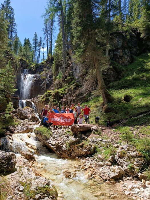 L’incanto dell’acqua: Trekking fra le Gores de Federa L’incanto dell’acqua: Trekking fra le Gores de Federa desktop picture