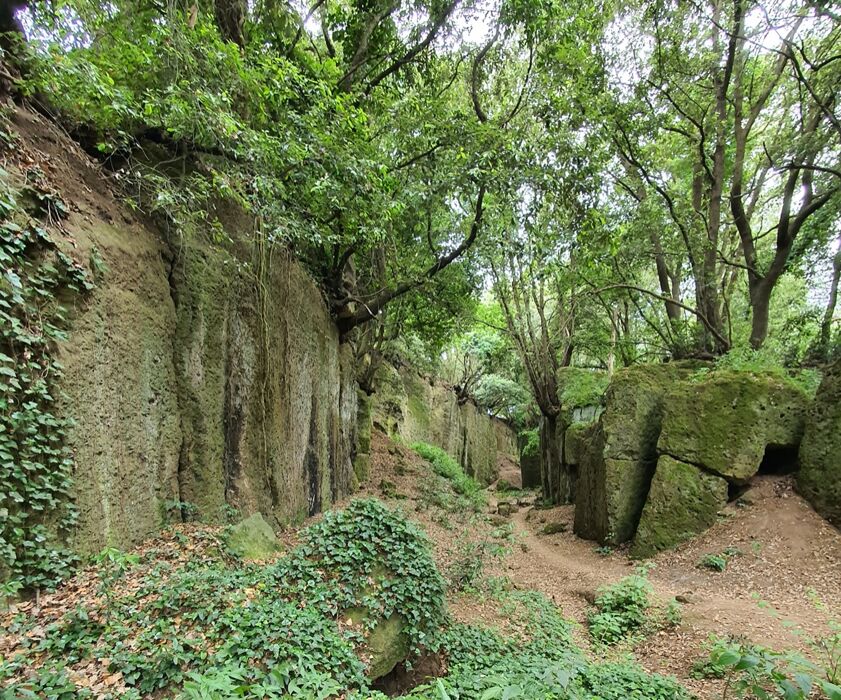 Trekking dalle Cascate di Cerveteri alla Via degli Inferi Trekking dalle Cascate di Cerveteri alla Via degli Inferi desktop picture
