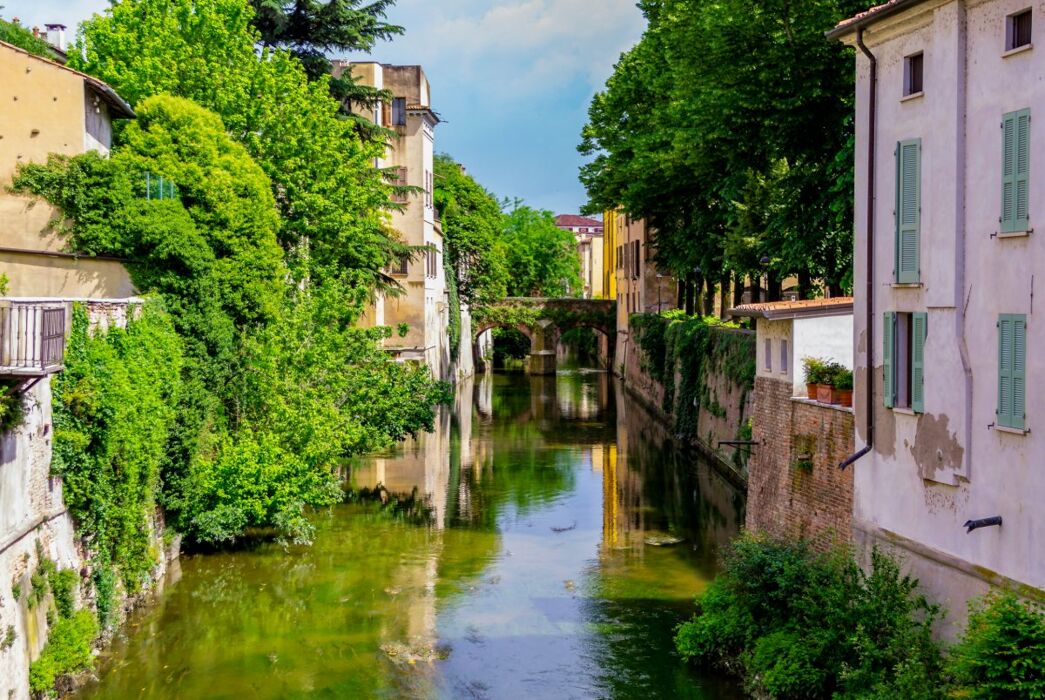 Tra fiumi, laghi e ponti: Tour panoramico a Mantova, Città d'Acqua Tra fiumi, laghi e ponti: Tour panoramico a Mantova, Città d'Acqua desktop picture