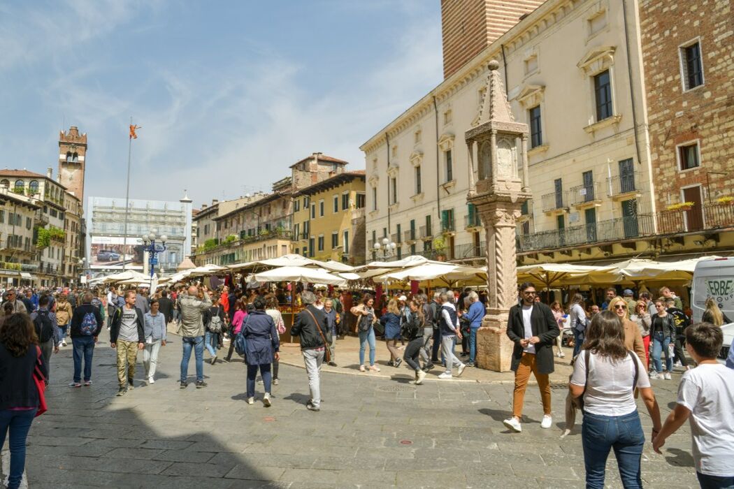 Passeggiata Guidata a Verona: Sulle Orme di Dante Alighieri Passeggiata Guidata a Verona: Sulle Orme di Dante Alighieri desktop picture