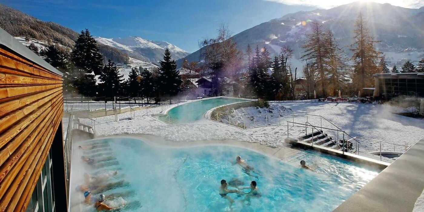 Magia d’Inverno: Terme di Bormio & Trenino del Bernina Magia d’Inverno: Terme di Bormio & Trenino del Bernina desktop picture