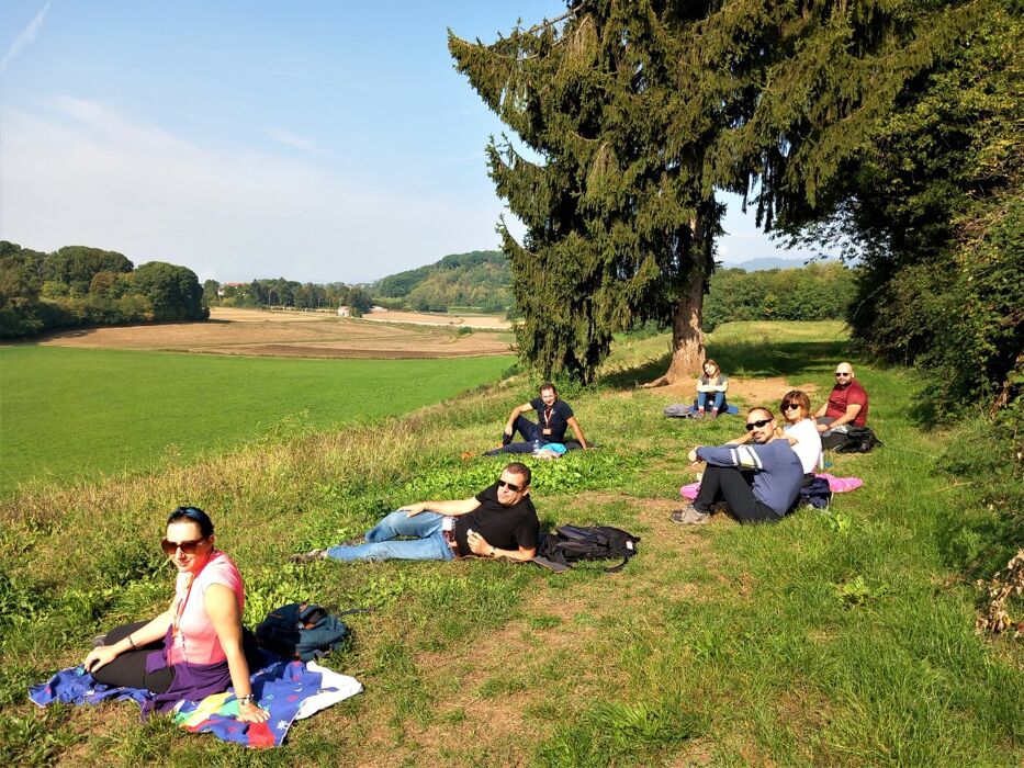 Pasquetta in Brianza: Rilassante passeggiata tra Campagne e Boschi Pasquetta in Brianza: Rilassante passeggiata tra Campagne e Boschi desktop picture