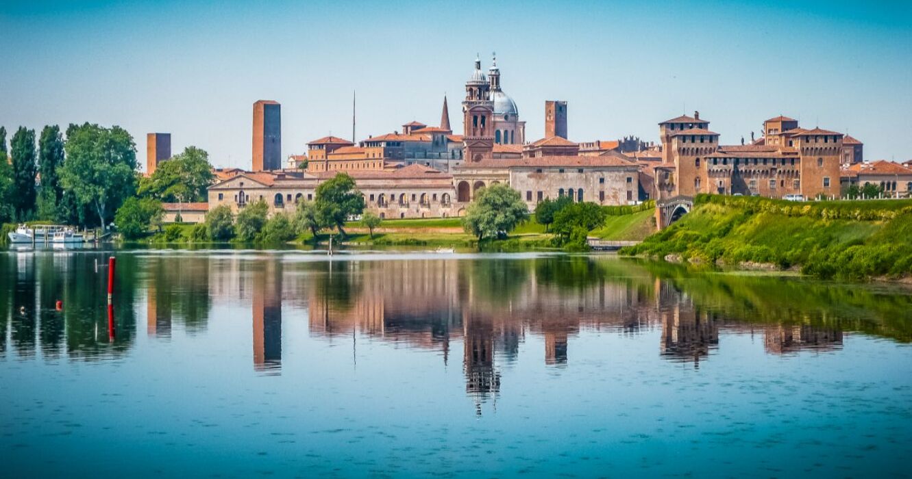 Mantova con il naso all'insù: Passeggiata tra Torri e Campanili Mantova con il naso all'insù: Passeggiata tra Torri e Campanili desktop picture
