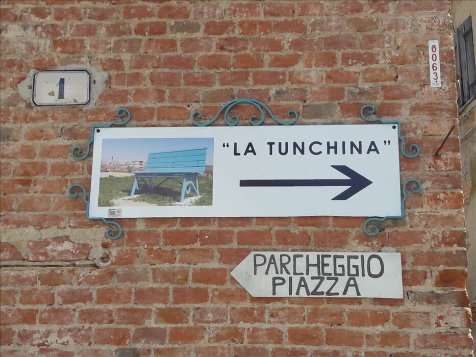 Big Bench Azzurra: Dolce Camminata tra i Colli del Monferrato Big Bench Azzurra: Dolce Camminata tra i Colli del Monferrato desktop picture