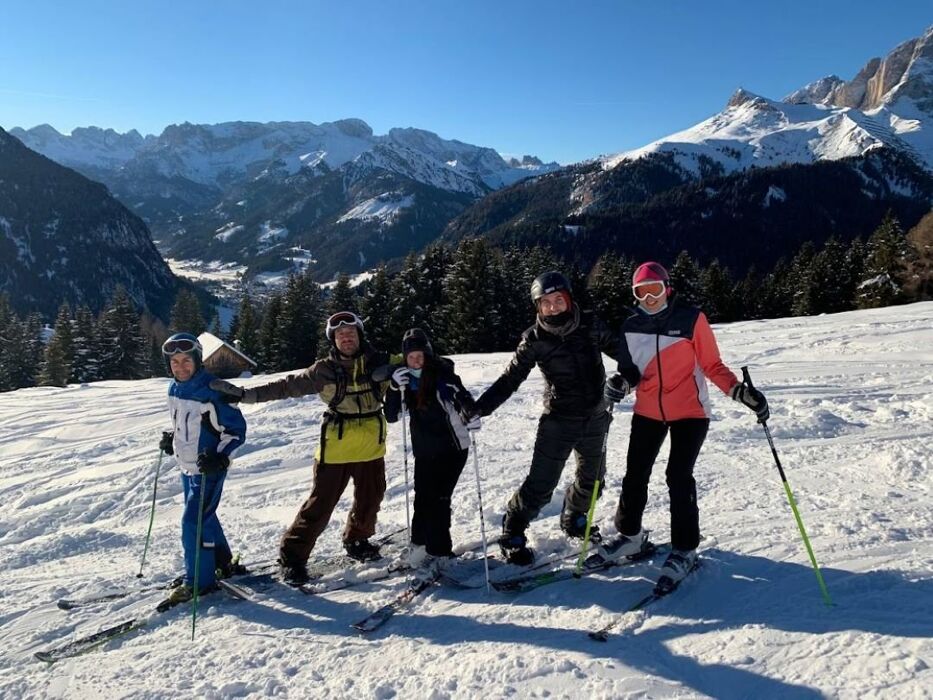 Epifania sugli sci tra le Dolomiti Epifania sugli sci tra le Dolomiti desktop picture