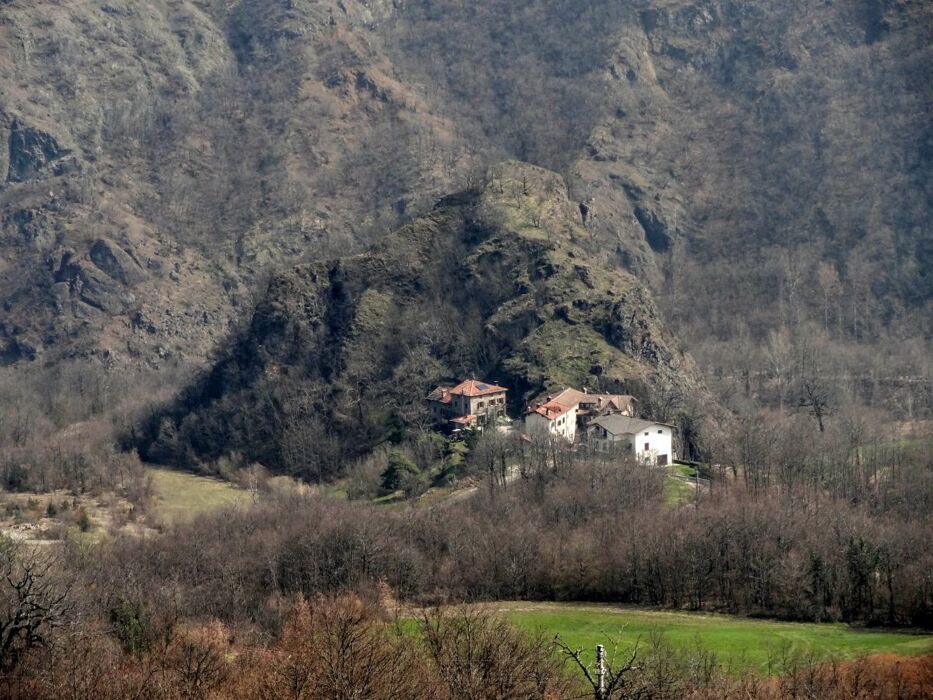 Le Pietre del Diavolo: Trekking sui Colli Modenesi Le Pietre del Diavolo: Trekking sui Colli Modenesi desktop picture