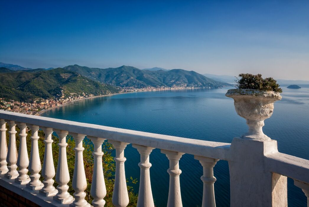 Escursione sulla Via Romana: Da Albenga ad Alassio Escursione sulla Via Romana: Da Albenga ad Alassio desktop picture