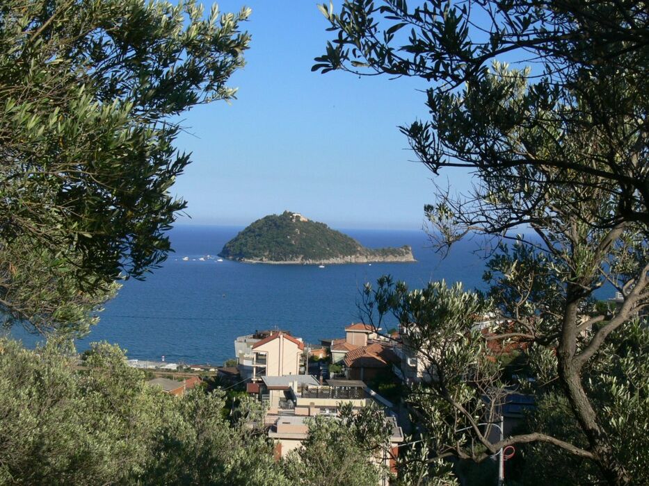 Escursione sulla Via Romana: Da Albenga ad Alassio Escursione sulla Via Romana: Da Albenga ad Alassio desktop picture