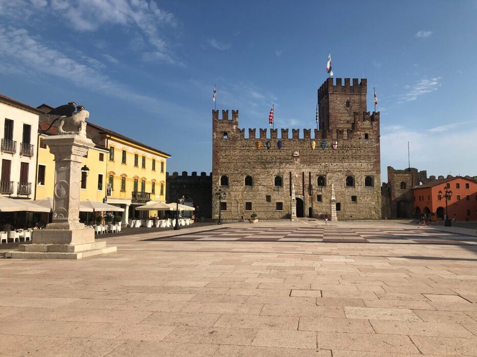 Capodanno 2023 in Villa Godi Malinverni con pernottamento presso lo Sweet Hotel 4* e giro a Marostica Capodanno 2023 in Villa Godi Malinverni con pernottamento presso lo Sweet Hotel 4* e giro a Marostica desktop picture