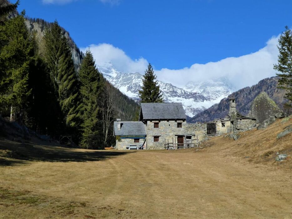 Trekking Panoramico: Un Balcone sulla Valle Antigorio Trekking Panoramico: Un Balcone sulla Valle Antigorio desktop picture