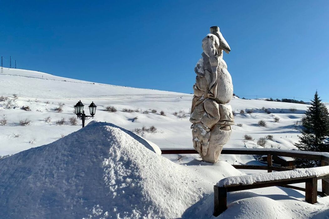 Ciaspolata in Lessinia: Un'Avventura tra Panorami Mozzafiato Ciaspolata in Lessinia: Un'Avventura tra Panorami Mozzafiato desktop picture