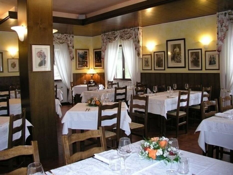 Sull'Altopiano del Tretto: Trekking con Vista e Pranzo Finale Sull'Altopiano del Tretto: Trekking con Vista e Pranzo Finale desktop picture