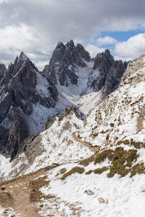 Ciaspolata nel cuore delle Dolomiti: Misurina e le Tre Cime di Lavaredo Ciaspolata nel cuore delle Dolomiti: Misurina e le Tre Cime di Lavaredo desktop picture