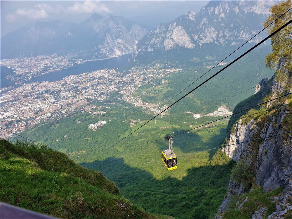 Il Sentiero ai Piani d’Erna tra le imponenti cime Lecchesi Il Sentiero ai Piani d’Erna tra le imponenti cime Lecchesi desktop picture