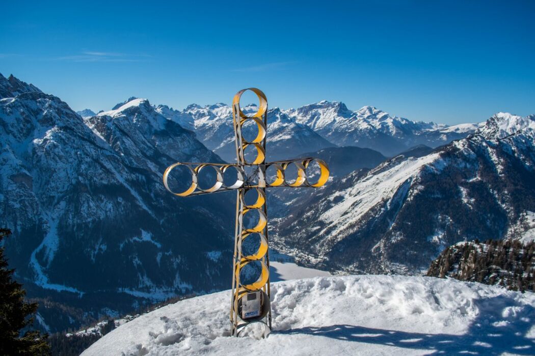 Ciaspolata con Pranzo in Rifugio: Il Monte Fertazza (Ciaspole Incluse) Ciaspolata con Pranzo in Rifugio: Il Monte Fertazza (Ciaspole Incluse) desktop picture