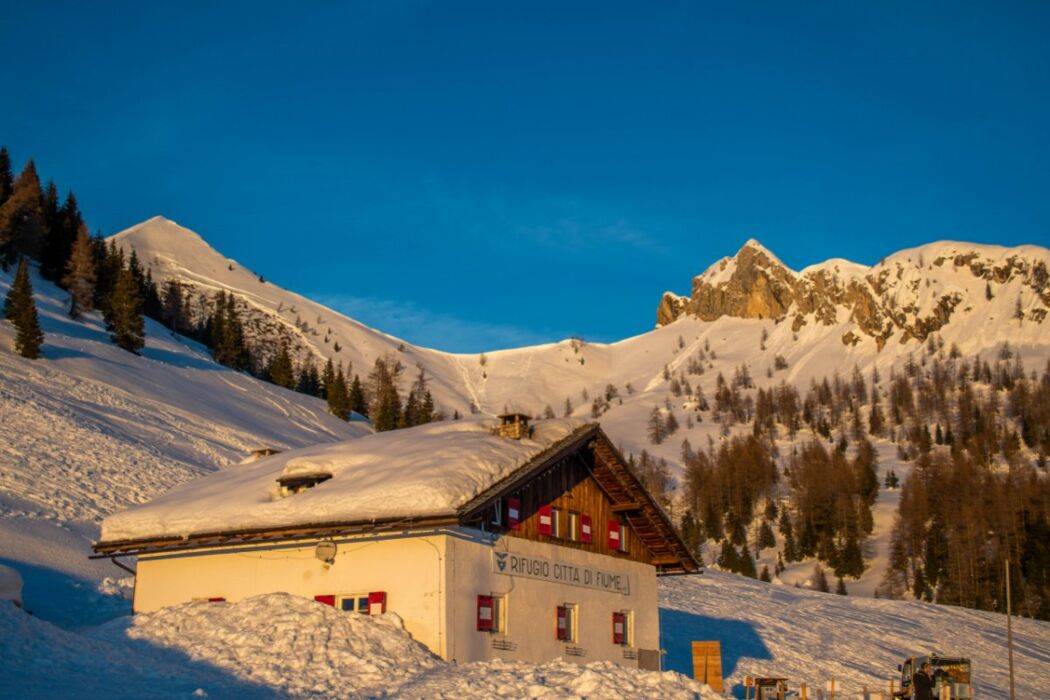 Ciaspolata Panoramica con Cena in Rifugio al Monte Pelmo Ciaspolata Panoramica con Cena in Rifugio al Monte Pelmo desktop picture
