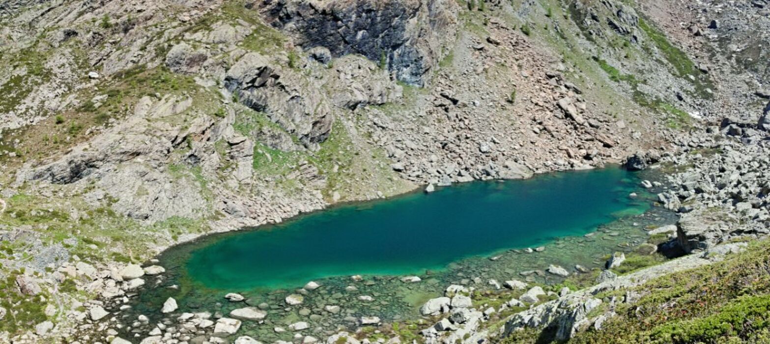 Trekking Alpino tra i Magici Colori dei Laghi Verdi Trekking Alpino tra i Magici Colori dei Laghi Verdi desktop picture