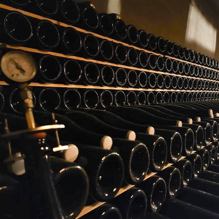 Cantina Calatroni: Degustazione Metodo Classico con Tagliere Cantina Calatroni: Degustazione Metodo Classico con Tagliere desktop picture