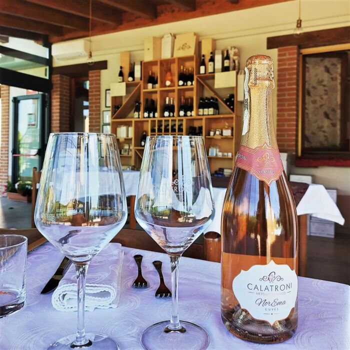 Cantina Calatroni: Degustazione Metodo Classico con Tagliere Cantina Calatroni: Degustazione Metodo Classico con Tagliere desktop picture