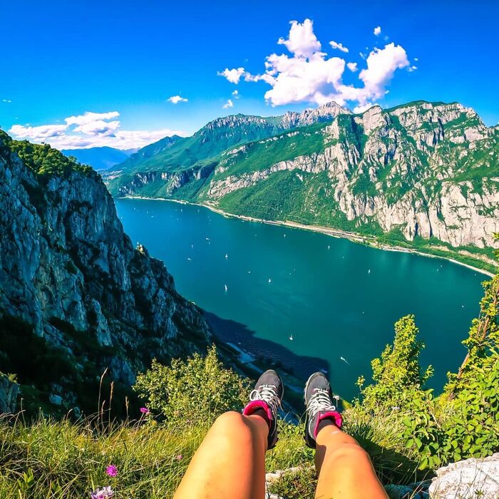 Escursione sulle Montagne Lecchesi: Il Maestoso Sasso di Preguda Escursione sulle Montagne Lecchesi: Il Maestoso Sasso di Preguda desktop picture