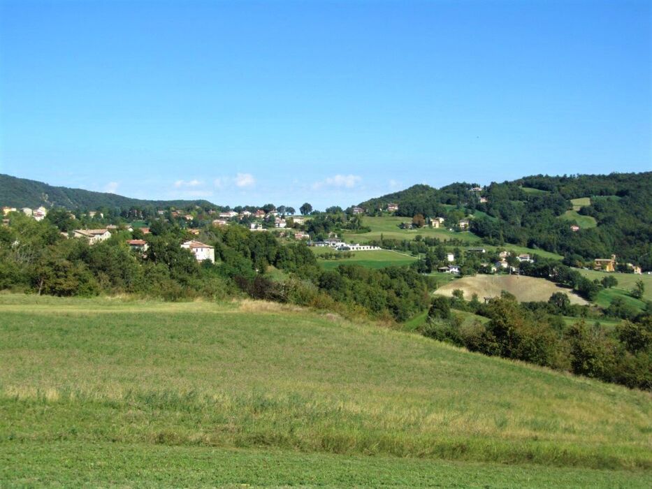 Trekking tra i Borghi dell'Appennino Reggiano e il Bosco delle Favole Trekking tra i Borghi dell'Appennino Reggiano e il Bosco delle Favole desktop picture