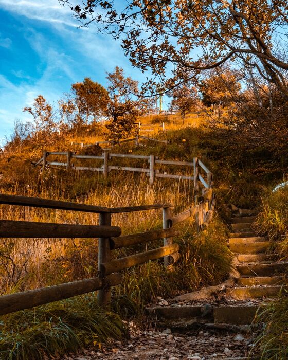 Escursione al Tramonto in Vetta al Monte Barro Escursione al Tramonto in Vetta al Monte Barro desktop picture