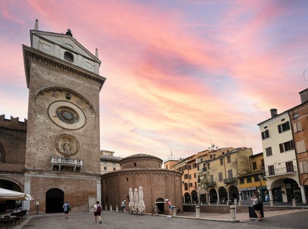 event-Passeggiata Romantica a Mantova: Vicende Amorose e Storie Svelate