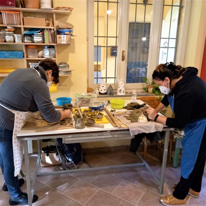 Carnevale dai Maestri Ceramisti: Impariamo a Modellare le Maschere Carnevale dai Maestri Ceramisti: Impariamo a Modellare le Maschere desktop picture