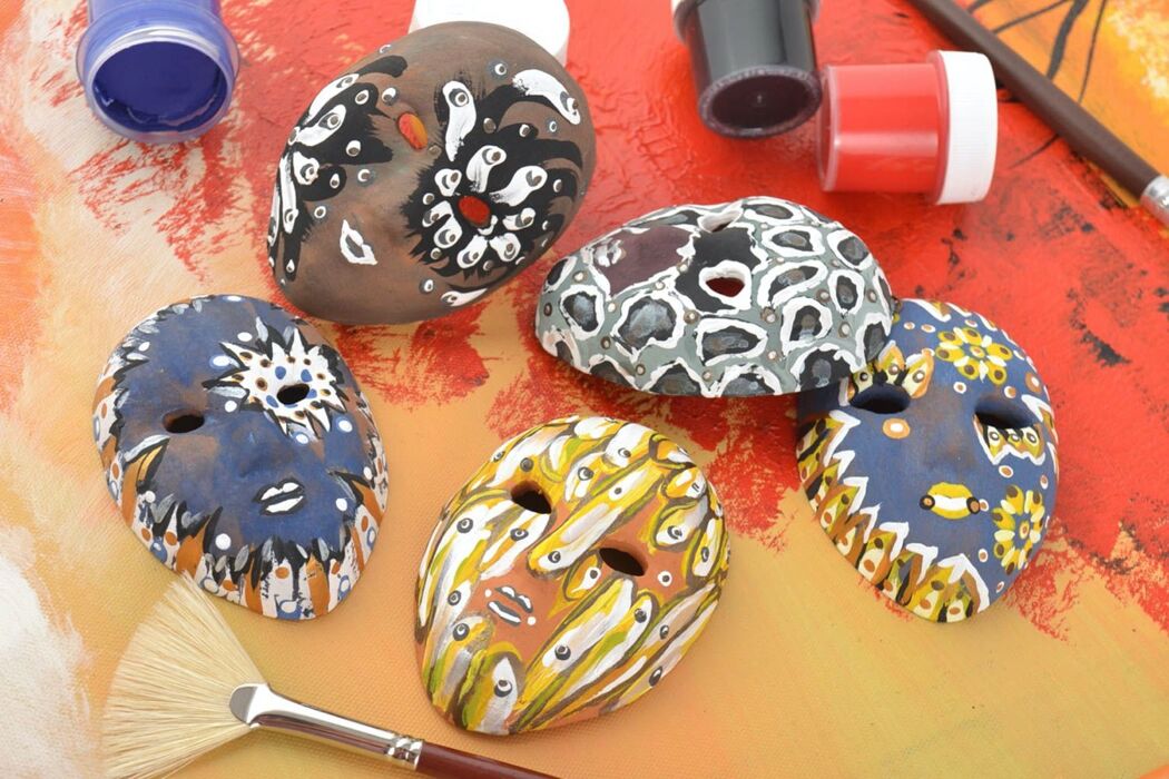 Carnevale dai Maestri Ceramisti: Impariamo a Modellare le Maschere Carnevale dai Maestri Ceramisti: Impariamo a Modellare le Maschere desktop picture