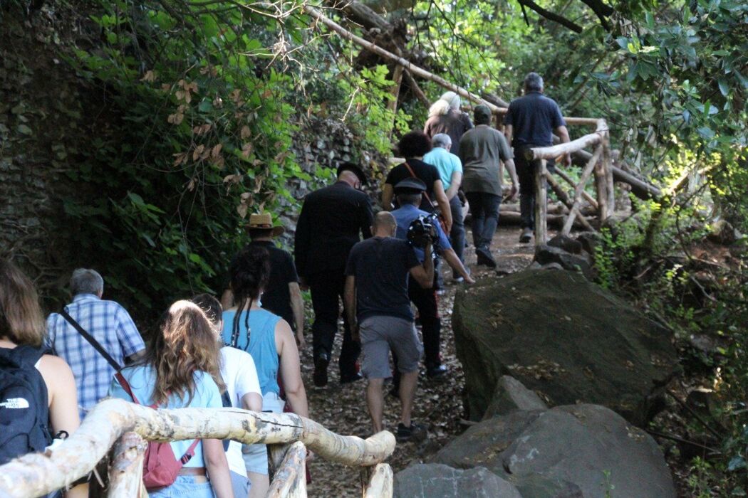 Trekking all’Eremo di San Michele con vista sul Lago di Nemi Trekking all’Eremo di San Michele con vista sul Lago di Nemi desktop picture