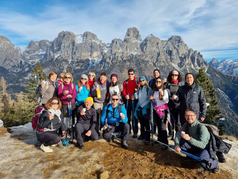 Pasqua in Trentino-Alto Adige: Val Venegia, Val Canali e il Lago di Calaita Pasqua in Trentino-Alto Adige: Val Venegia, Val Canali e il Lago di Calaita desktop picture