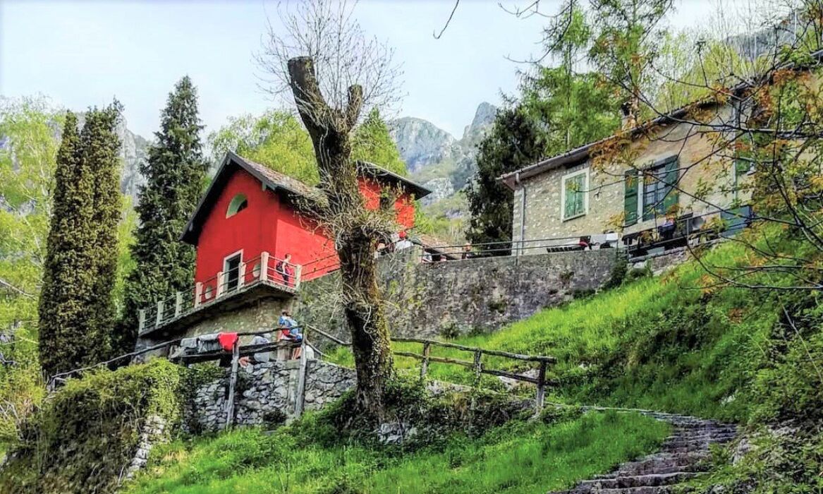 Escursione Panoramica alla Cappelletta del Monte San Martino Escursione Panoramica alla Cappelletta del Monte San Martino desktop picture