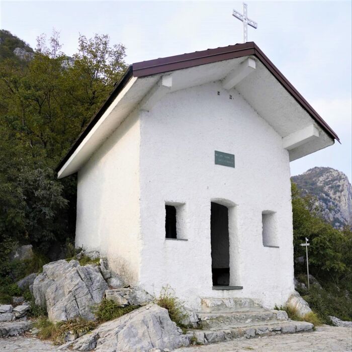 Escursione Panoramica alla Cappelletta del Monte San Martino Escursione Panoramica alla Cappelletta del Monte San Martino desktop picture