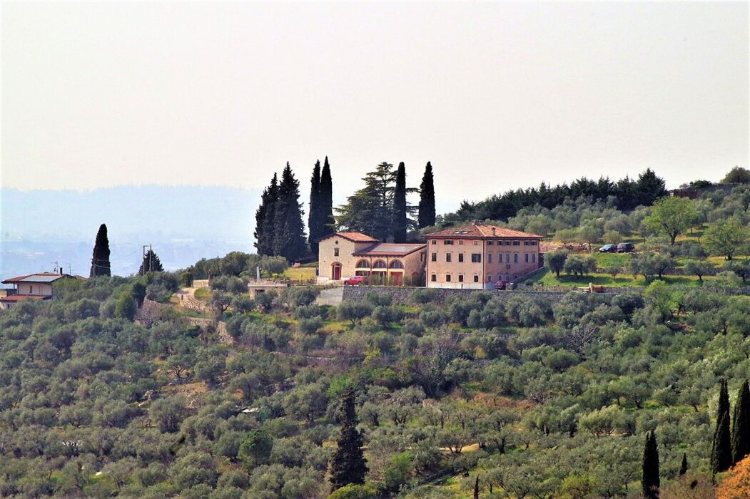 La Dorsale Giuliani: Trekking tra natura e borghi dei Colli Veronesi La Dorsale Giuliani: Trekking tra natura e borghi dei Colli Veronesi desktop picture