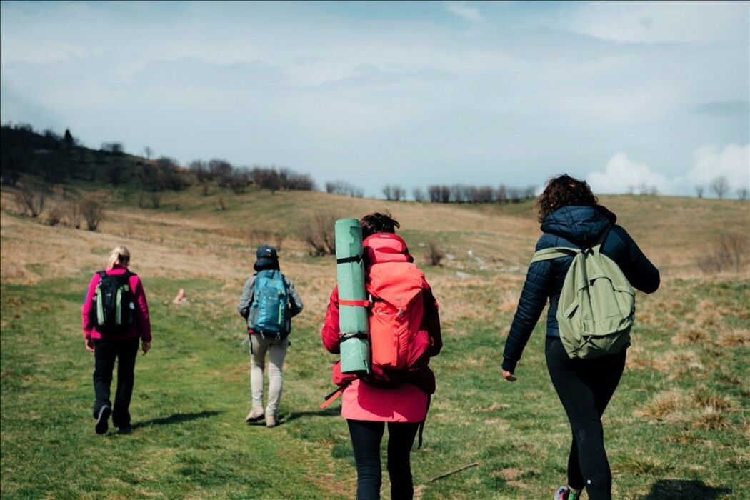 Camminata e Meditazione di gruppo sul Corno d'Aquilio Camminata e Meditazione di gruppo sul Corno d'Aquilio desktop picture