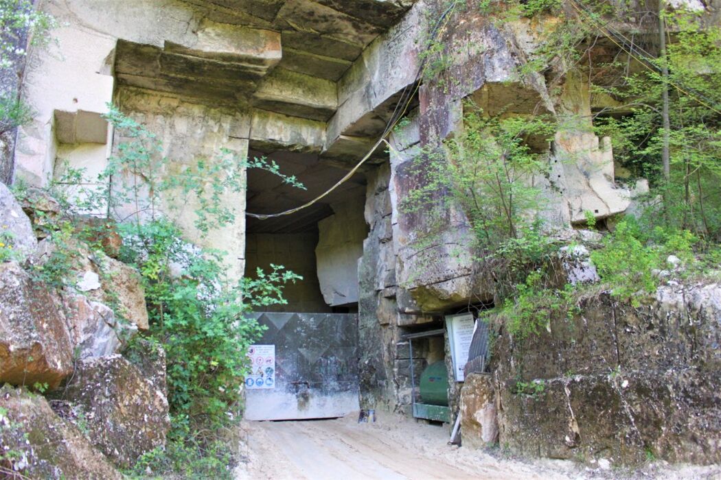 Escursione nei Colli Berici: La Pietra Tenera di Vicenza Escursione nei Colli Berici: La Pietra Tenera di Vicenza desktop picture