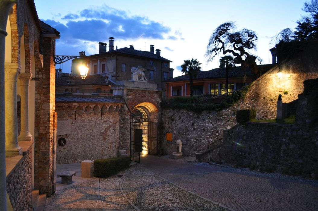 Festa della Donna: Aperitivo a Udine Festa della Donna: Aperitivo a Udine desktop picture