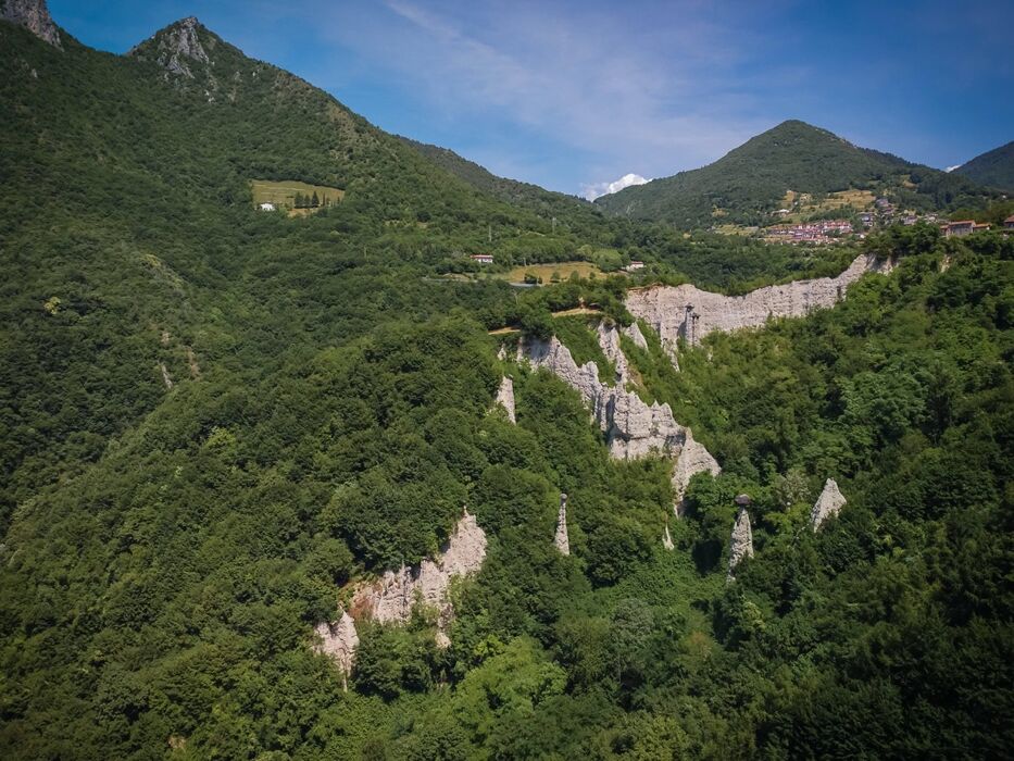 Camminata al tramonto nel Bosco Incantato degli Gnomi Camminata al tramonto nel Bosco Incantato degli Gnomi desktop picture