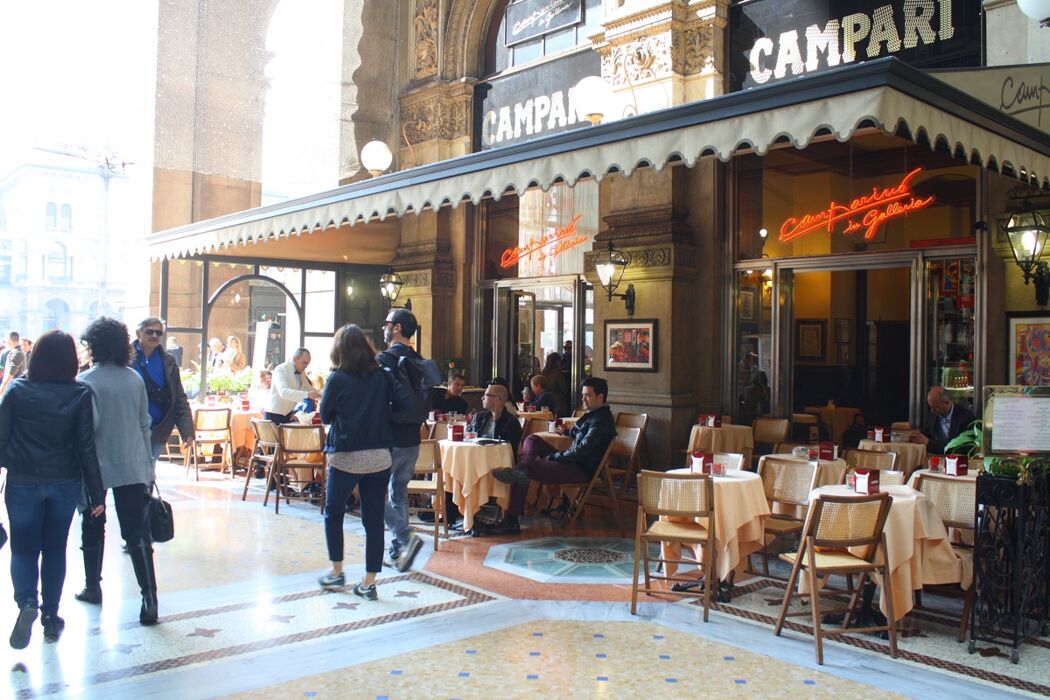 Tour storico di Milano in Rosso Tour storico di Milano in Rosso desktop picture