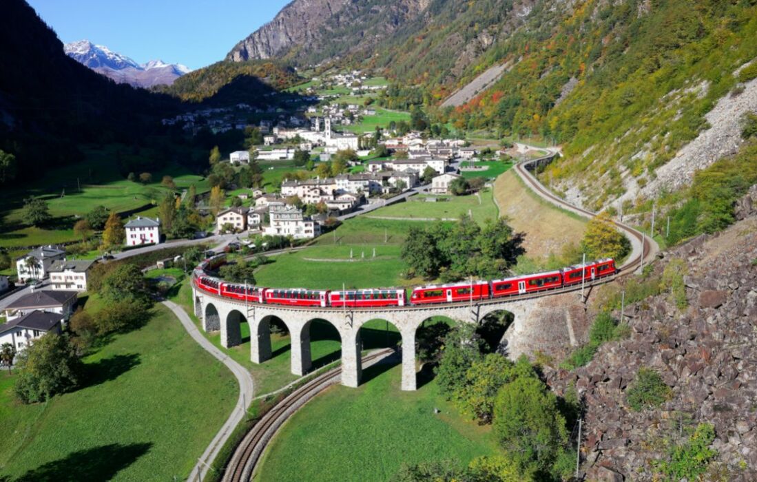 Ponte del 2 Giugno sul Trenino Rosso del Bernina Ponte del 2 Giugno sul Trenino Rosso del Bernina desktop picture