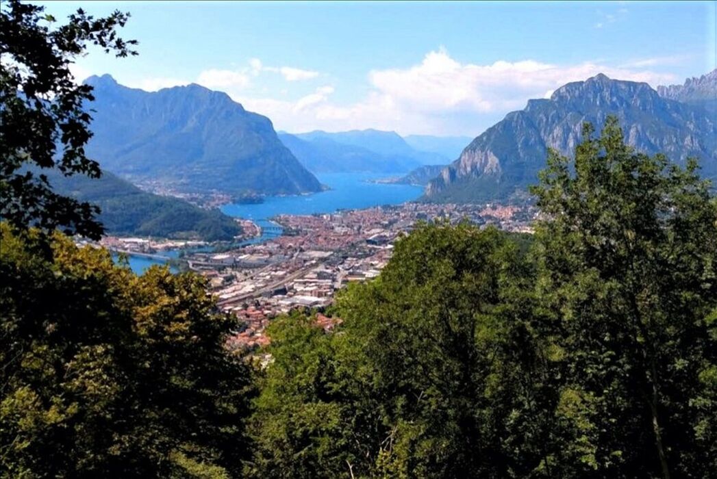 Escursione con raccolta di castagne ai piedi del Monte Magnodeno Escursione con raccolta di castagne ai piedi del Monte Magnodeno desktop picture