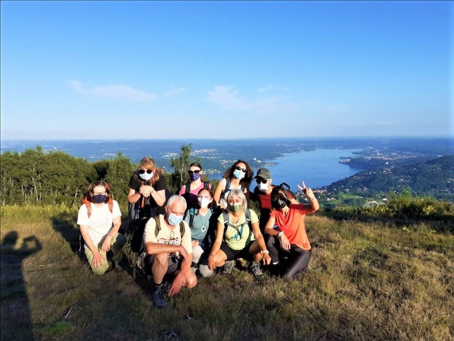 Bagno di Bosco nell'Alto Vergante tra Luce e Buio Bagno di Bosco nell'Alto Vergante tra Luce e Buio desktop picture