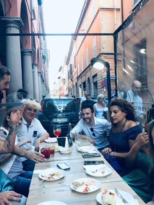 Aperitivo Meeters a Bologna Aperitivo Meeters a Bologna desktop picture