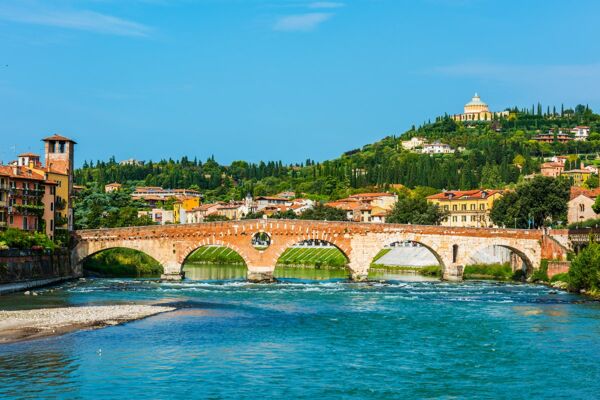 event-Tour Guidato a Verona: Il Legame tra l'Adige e la Città Scaligera