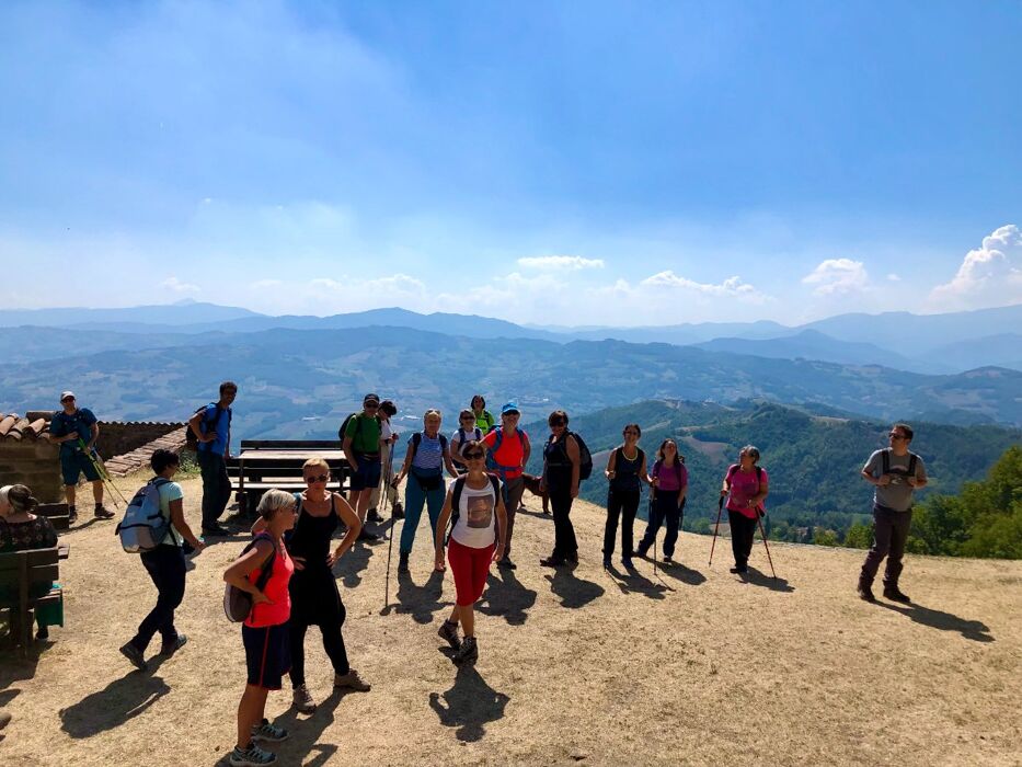 Escursione nella storia a Carpineti con cena finale Escursione nella storia a Carpineti con cena finale desktop picture