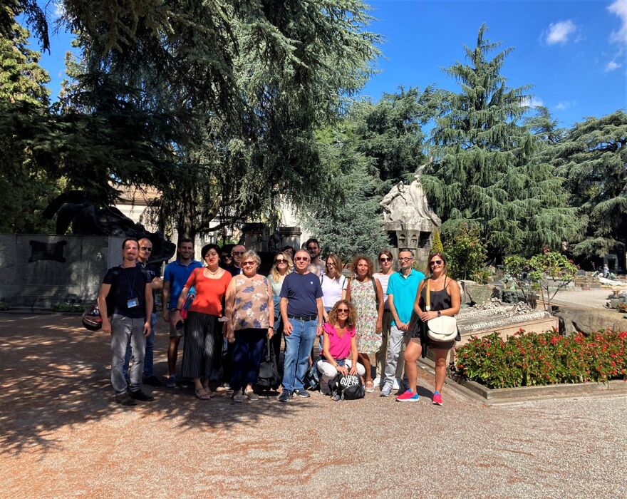 Il Cimitero Monumentale di Milano: Passeggiata tra arte e natura Il Cimitero Monumentale di Milano: Passeggiata tra arte e natura desktop picture