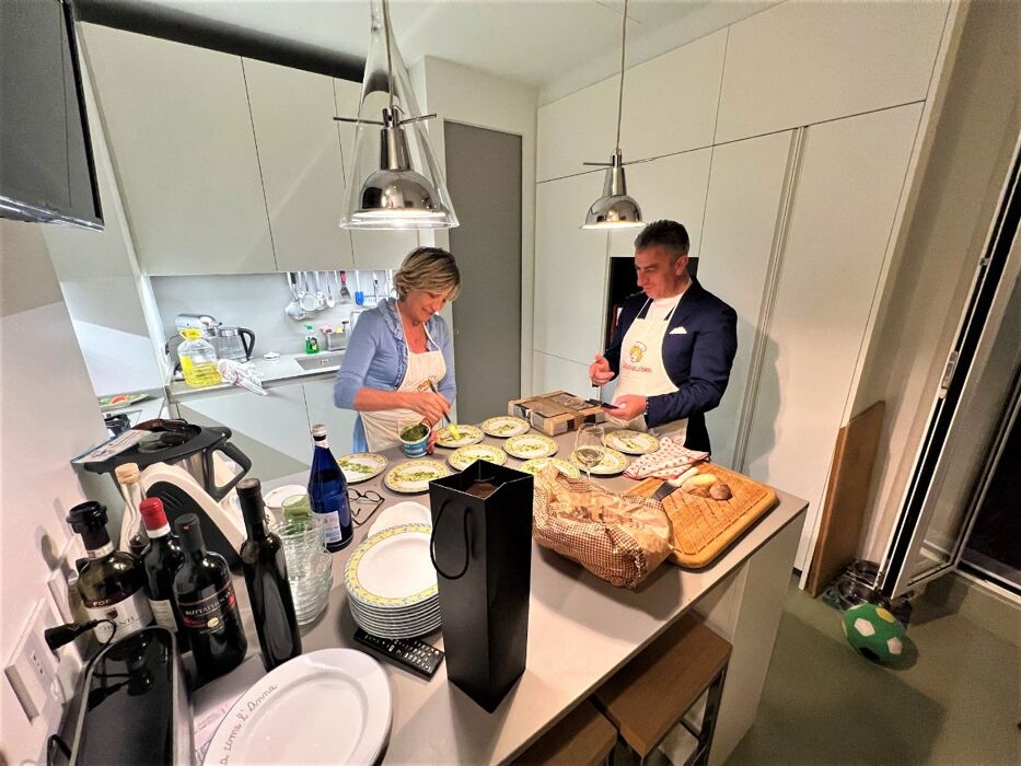 Cena Segreta a Casa di una Cesarina a Milano Cena Segreta a Casa di una Cesarina a Milano desktop picture